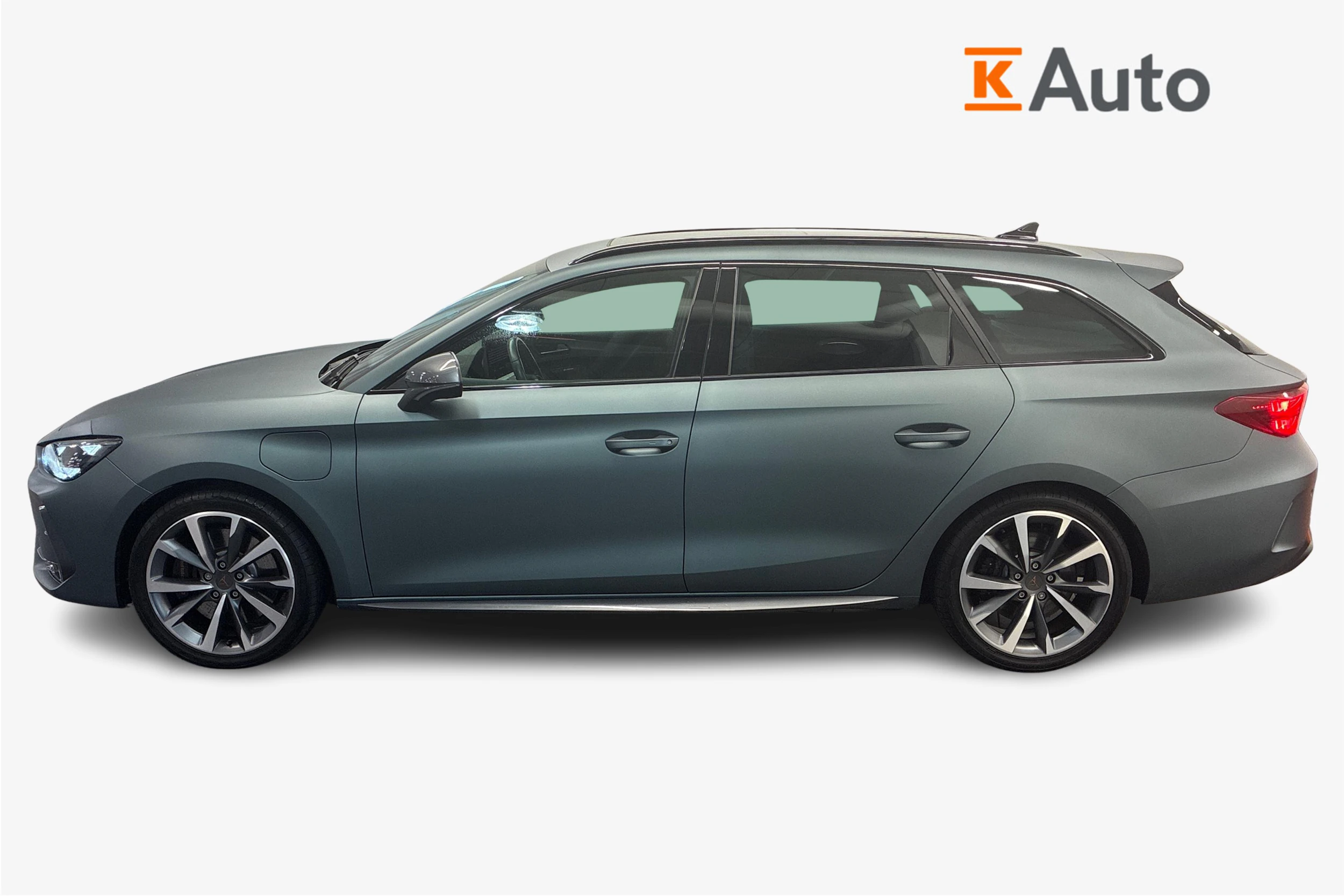 Harmaa CUPRA Leon Sportstourer 2025 kuva 5.