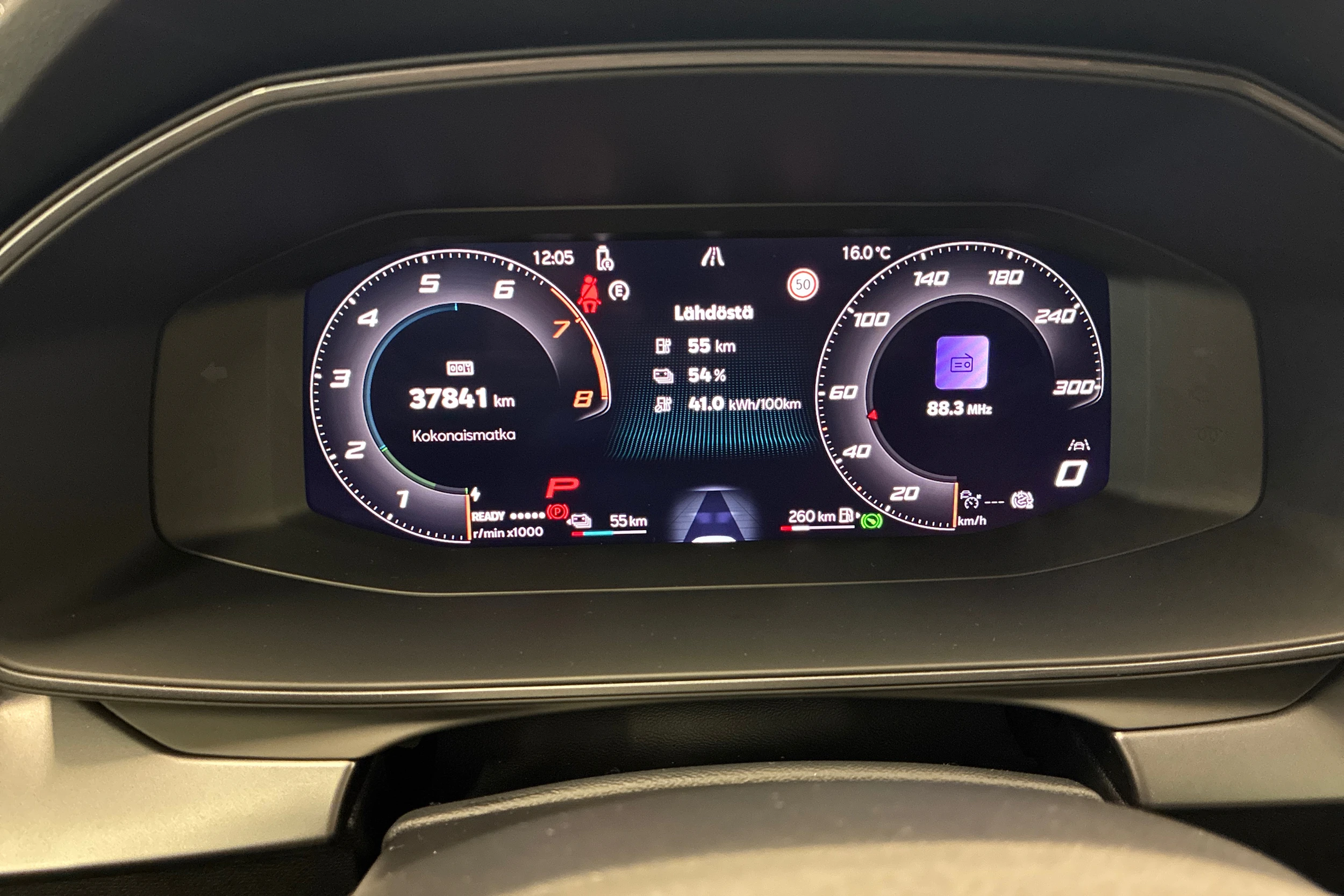 Harmaa CUPRA Leon Sportstourer 2025 kuva 16.