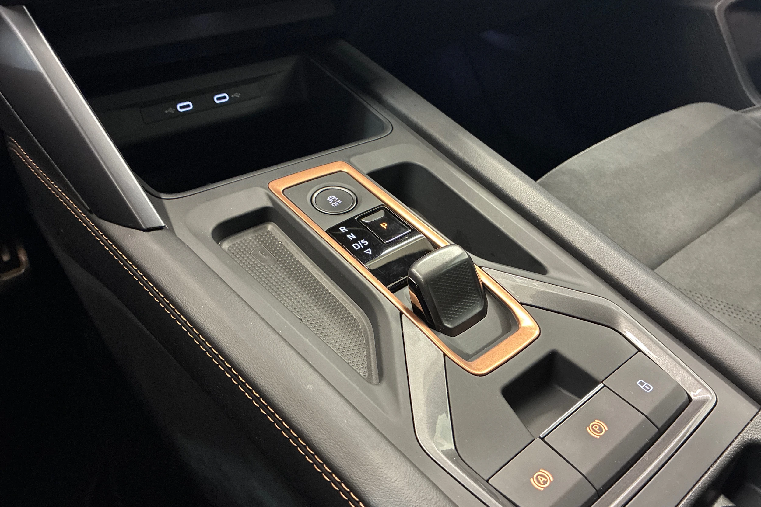 Harmaa CUPRA Leon Sportstourer 2025 kuva 17.