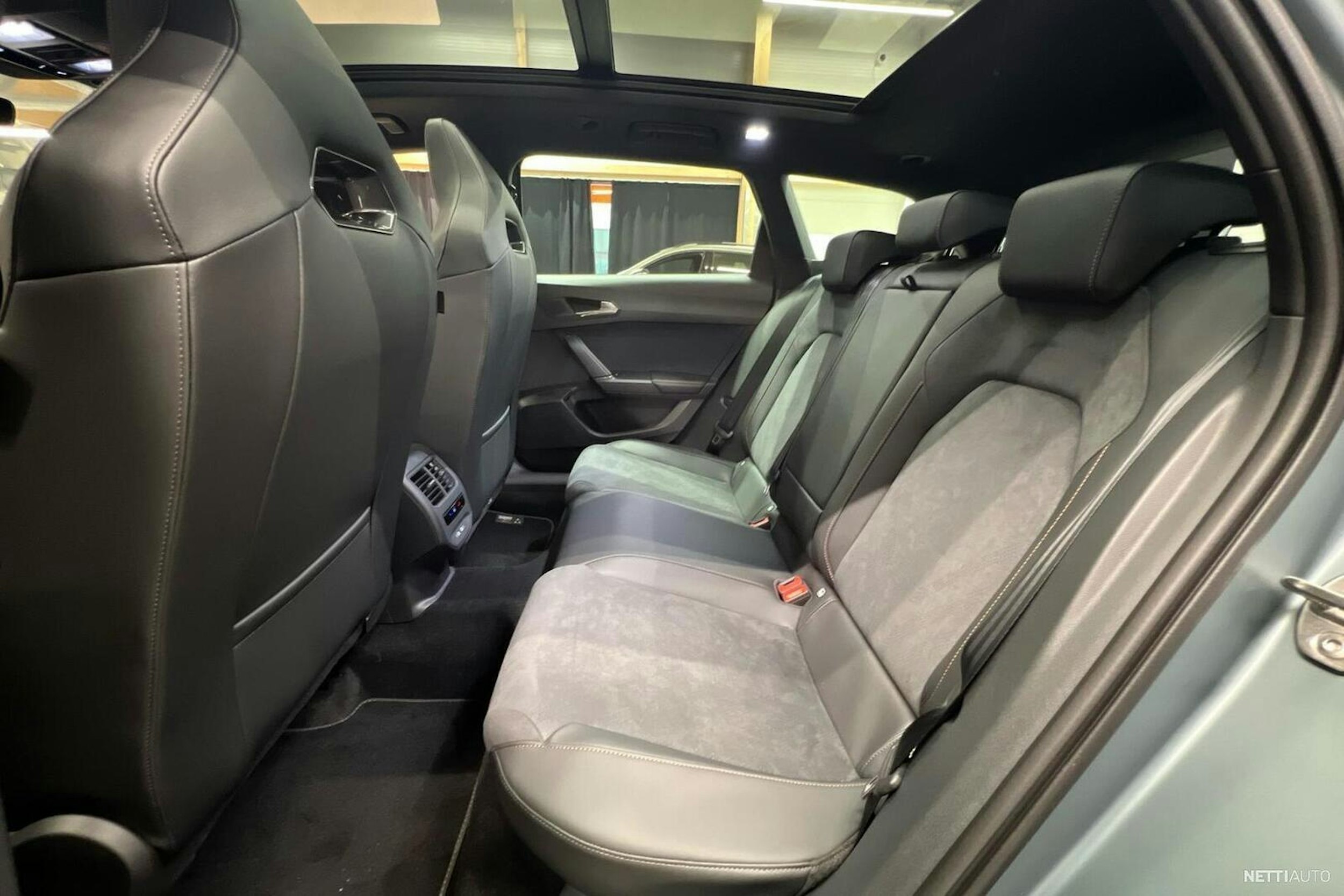 harmaa CUPRA Leon Sportstourer 2025 kuva 8.