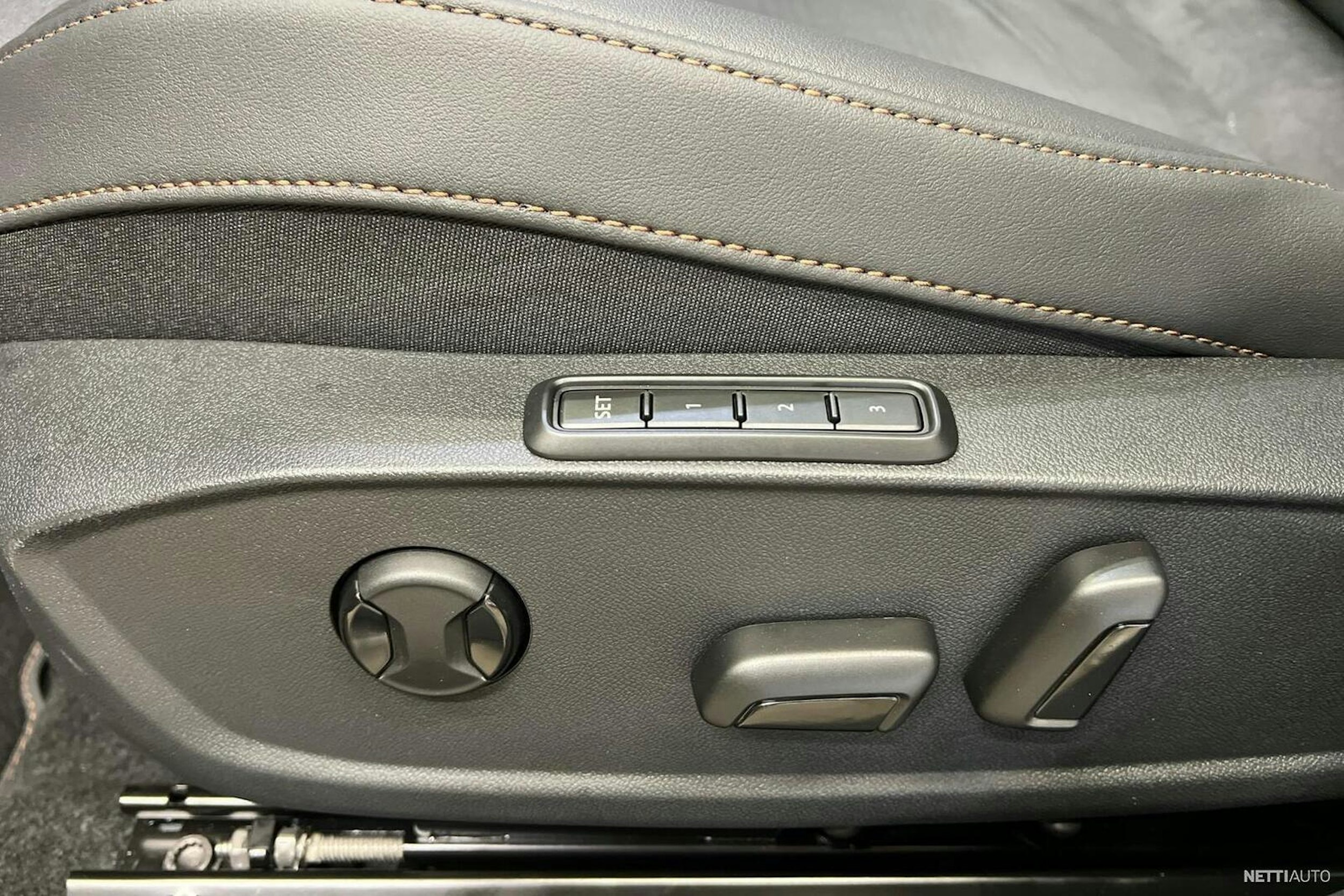 harmaa CUPRA Leon Sportstourer 2025 kuva 14.