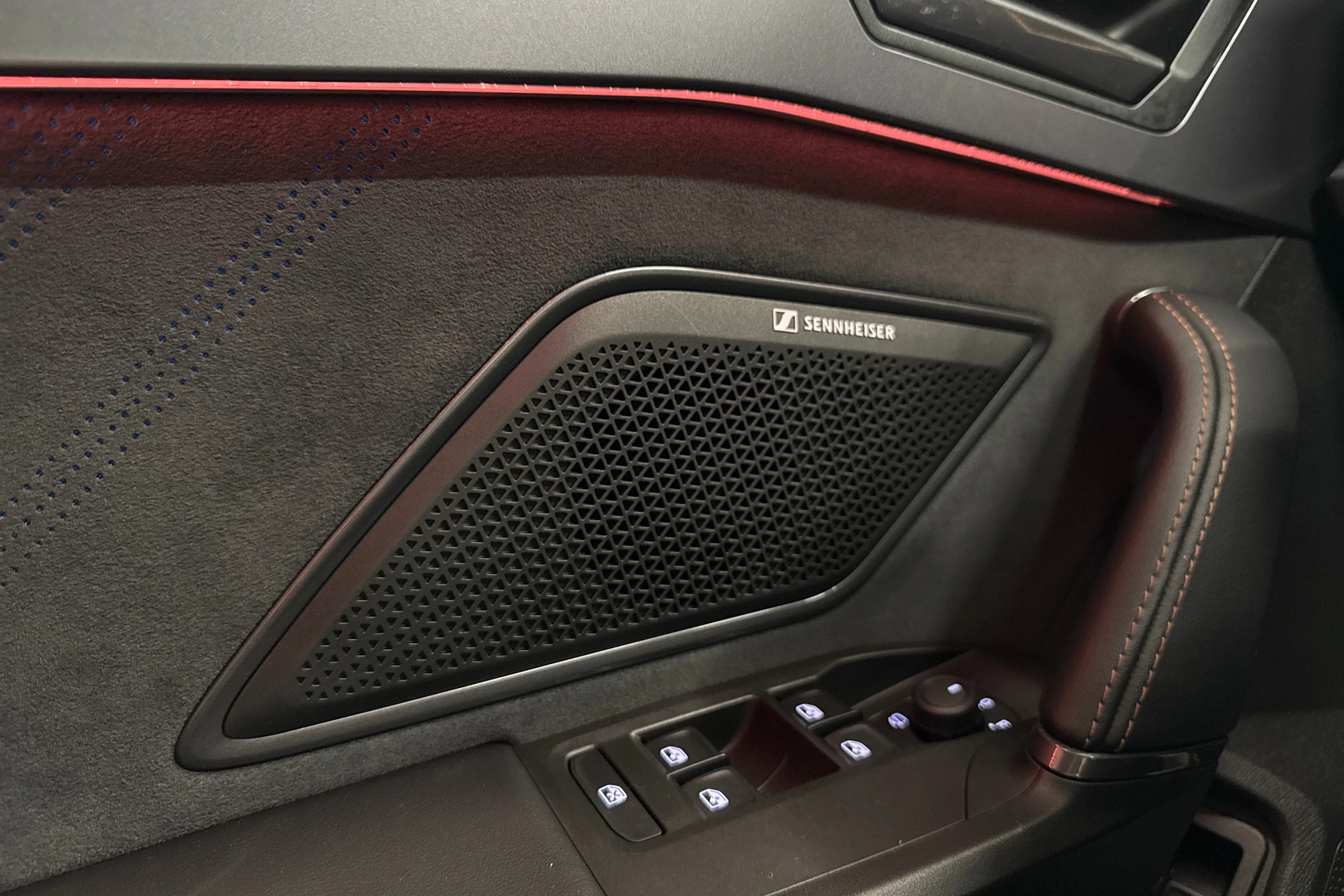sininen CUPRA Leon Sportstourer 2025 kuva 28.