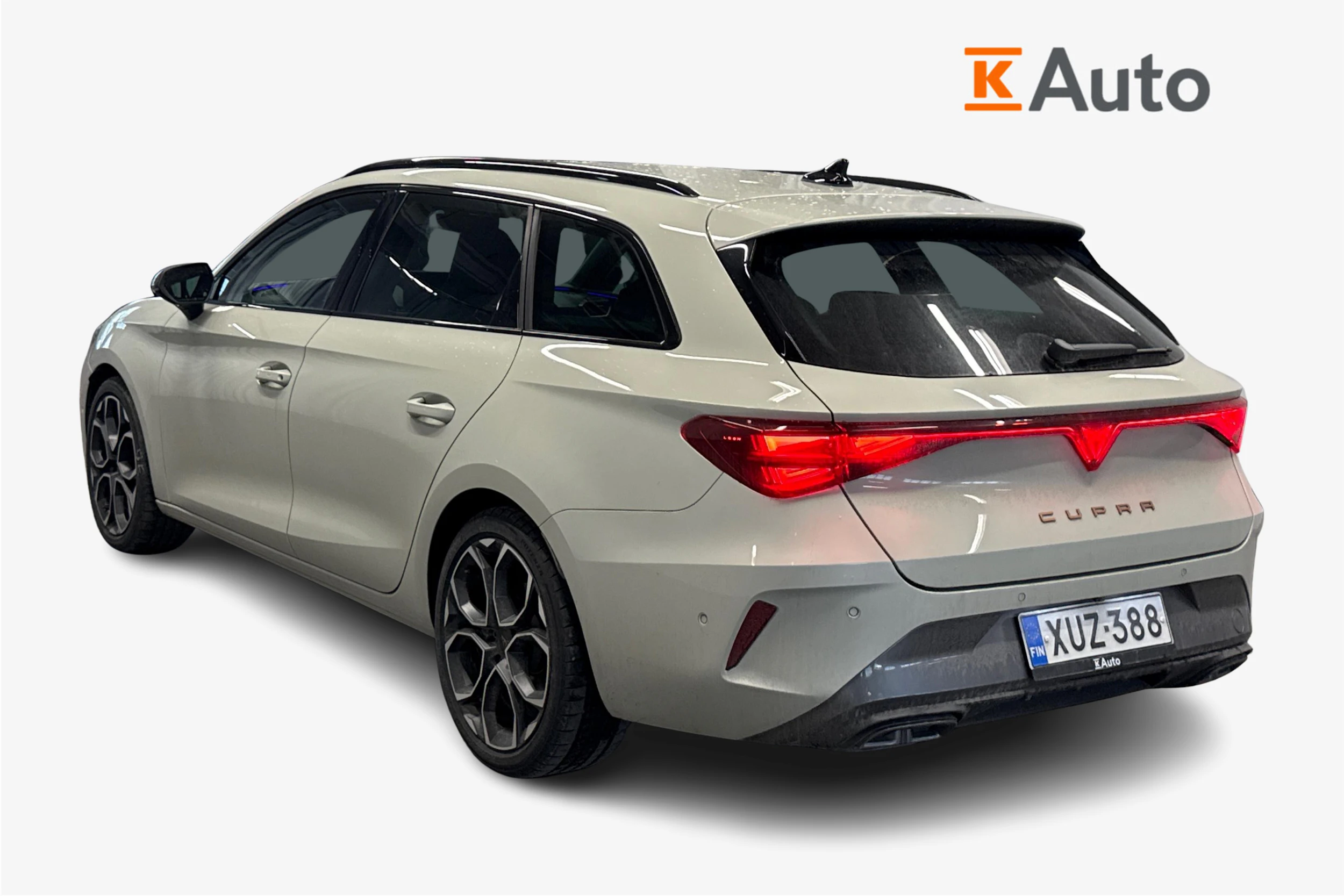 harmaa CUPRA Leon Sportstourer 2025 kuva 2.