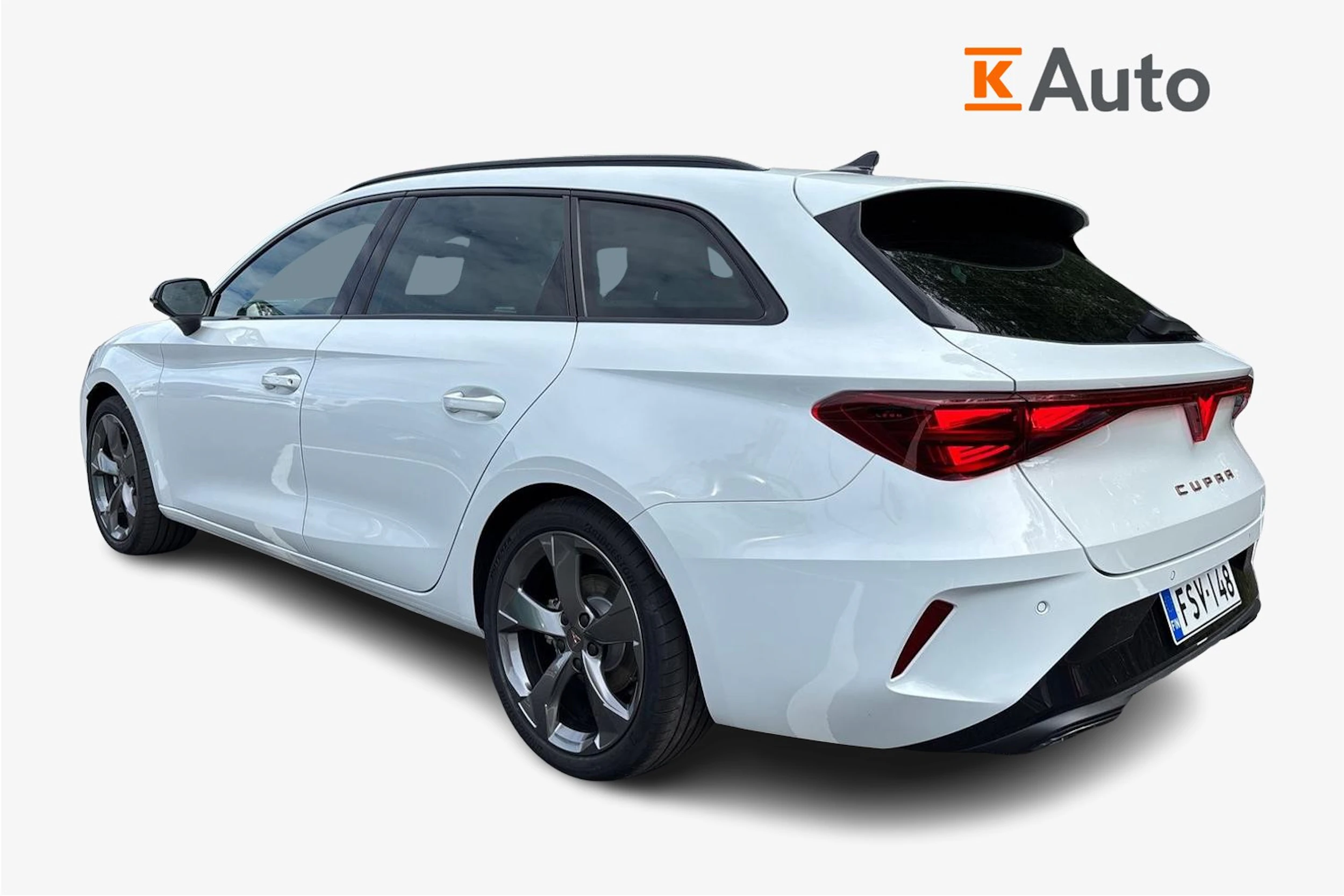 valkoinen CUPRA Leon Sportstourer 2026 kuva 2.