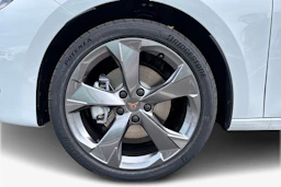 valkoinen CUPRA Leon Sportstourer 2026 kuva 9.