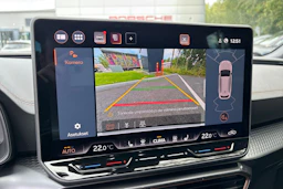 valkoinen CUPRA Leon Sportstourer 2026 kuva 15.