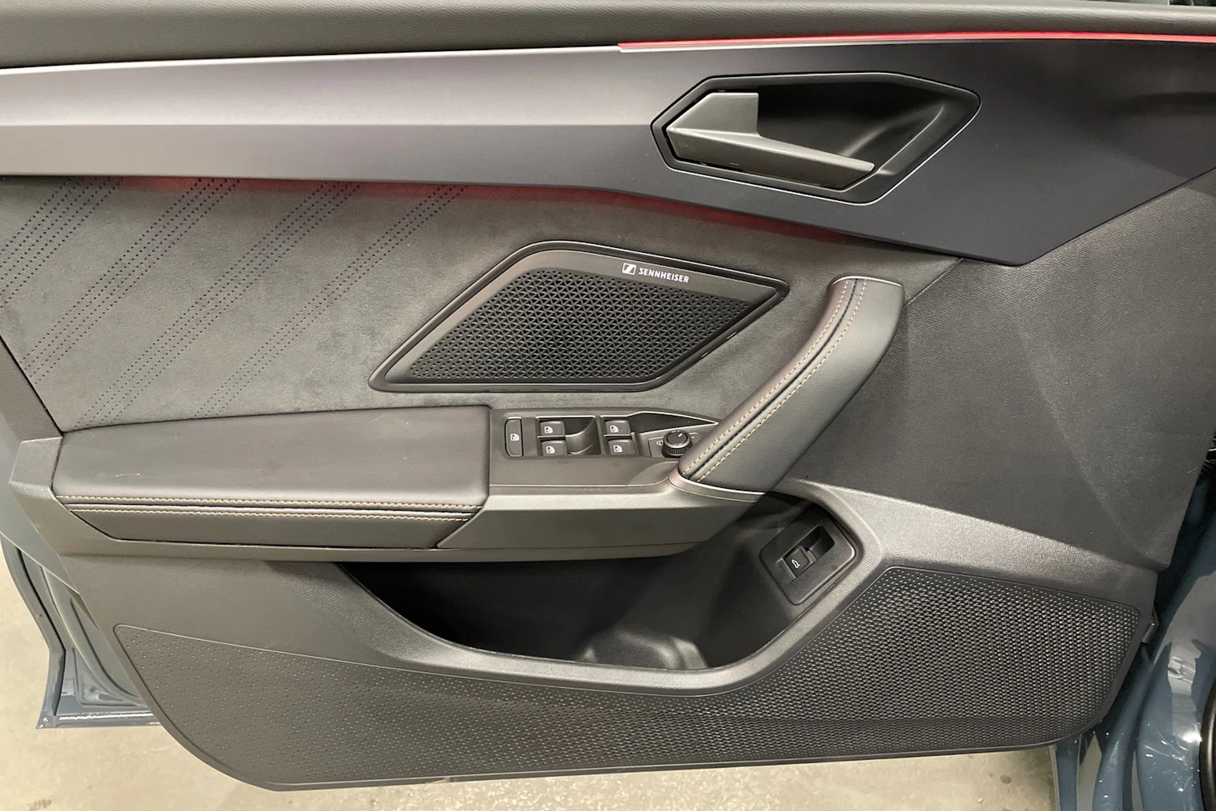 sininen CUPRA Leon Sportstourer 2026 kuva 11.