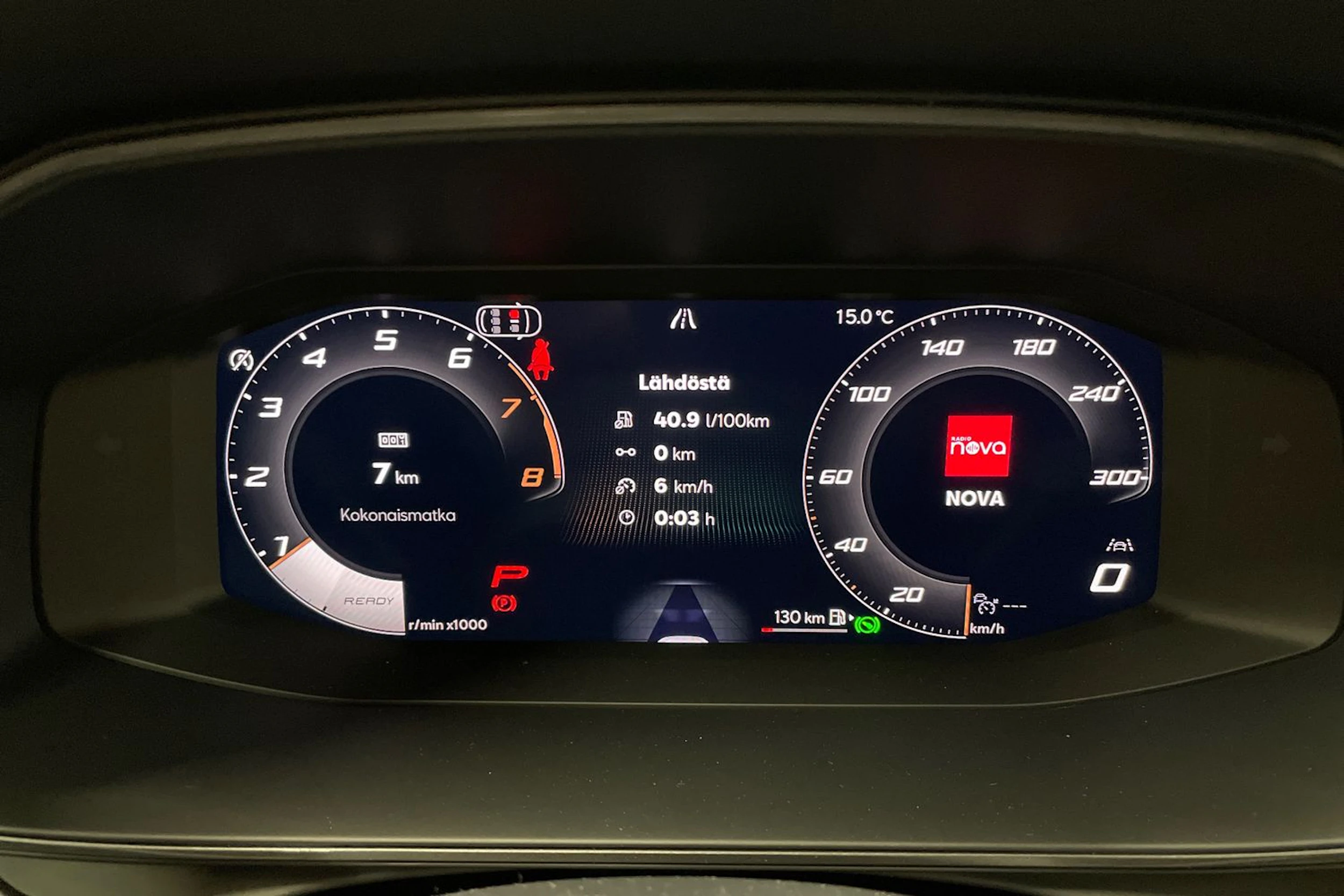 sininen CUPRA Leon Sportstourer 2026 kuva 13.