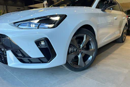 met. valkoinen CUPRA Leon Sportstourer 2026 kuva 10.