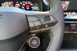 musta CUPRA Leon Sportstourer 2026 kuva 14.