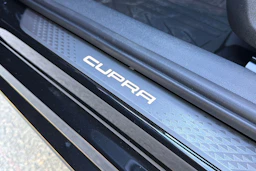 musta CUPRA Leon Sportstourer 2026 kuva 25.