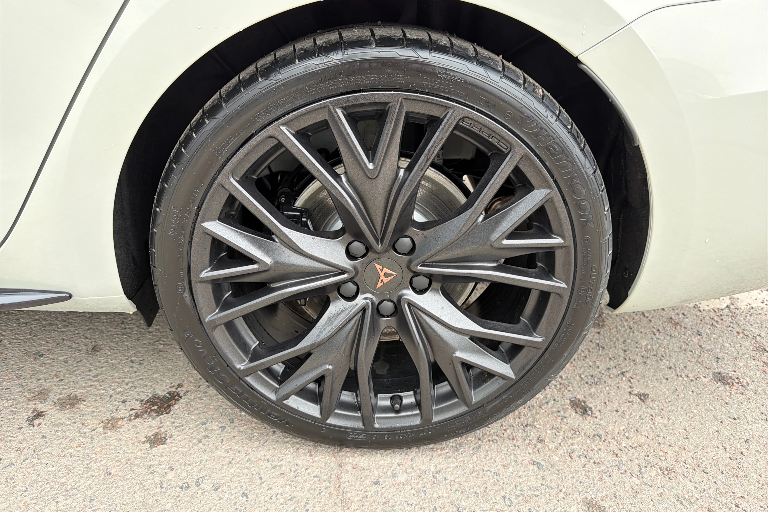 harmaa CUPRA Leon Sportstourer 2026 kuva 10.