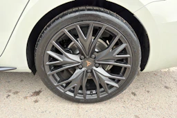 harmaa CUPRA Leon Sportstourer 2026 kuva 10.