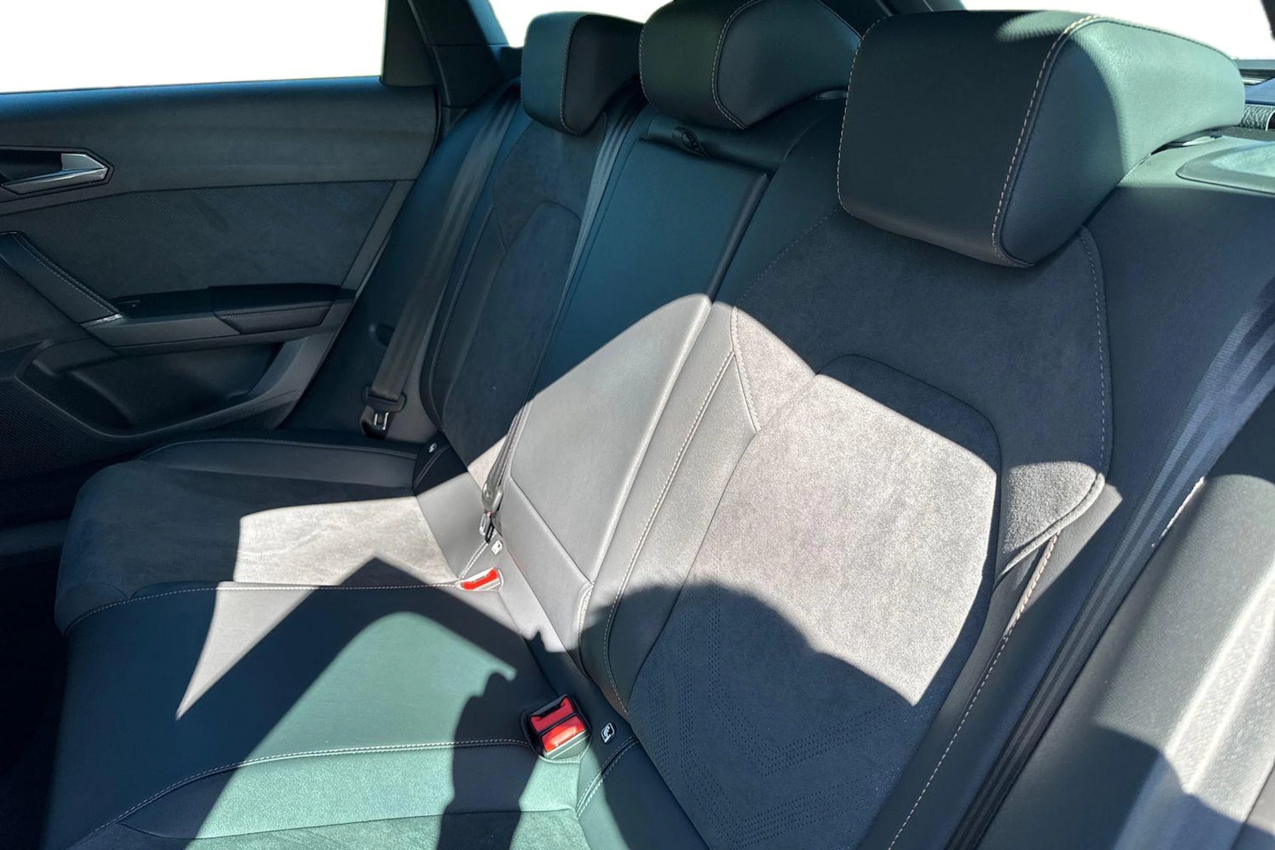 harmaa CUPRA Leon Sportstourer 2026 kuva 8.