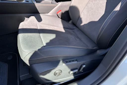 harmaa CUPRA Leon Sportstourer 2026 kuva 11.