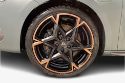 met. harmaa CUPRA Leon Sportstourer 2026 kuva 11.