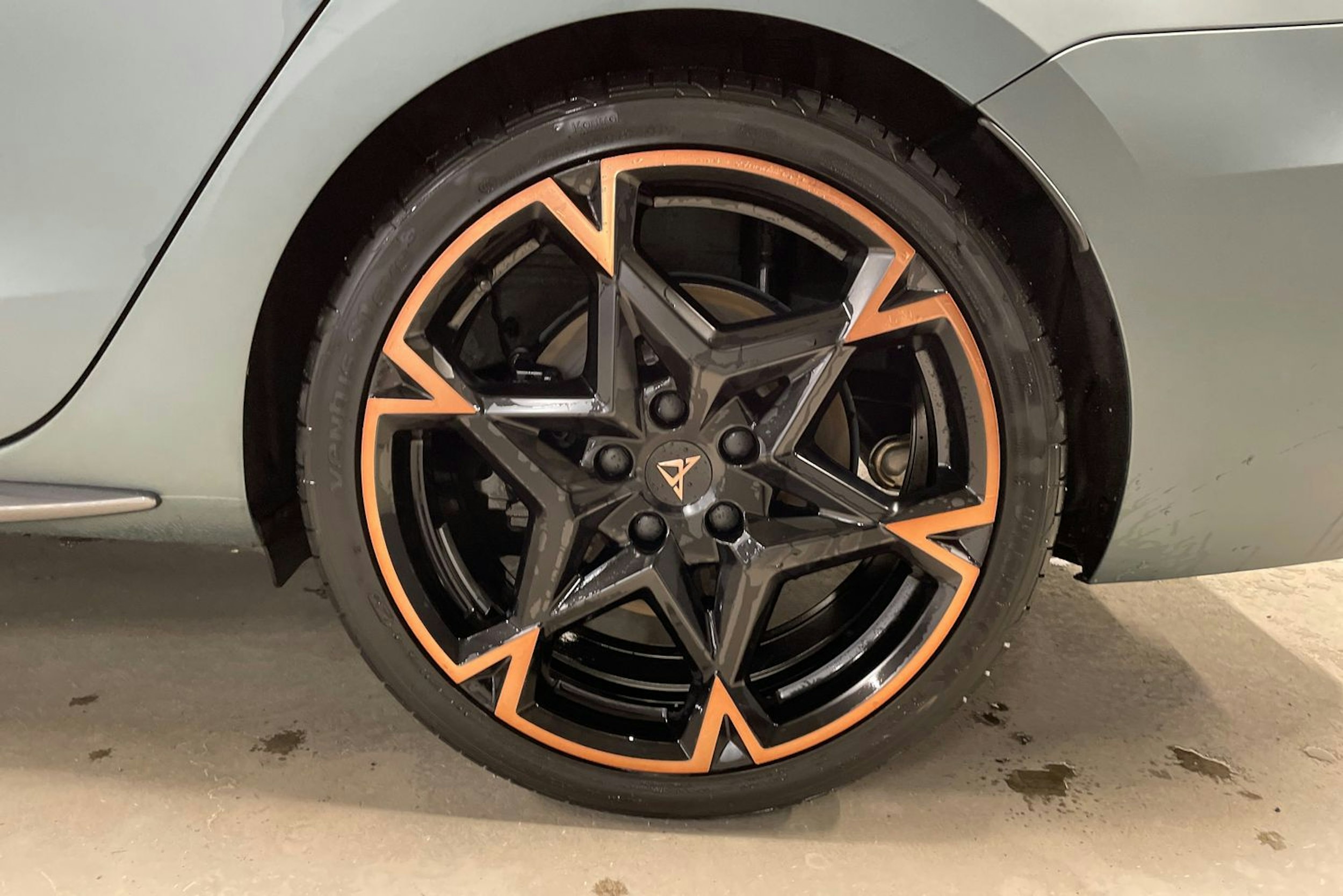 met. harmaa CUPRA Leon Sportstourer 2026 kuva 13.