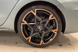 met. harmaa CUPRA Leon Sportstourer 2026 kuva 13.