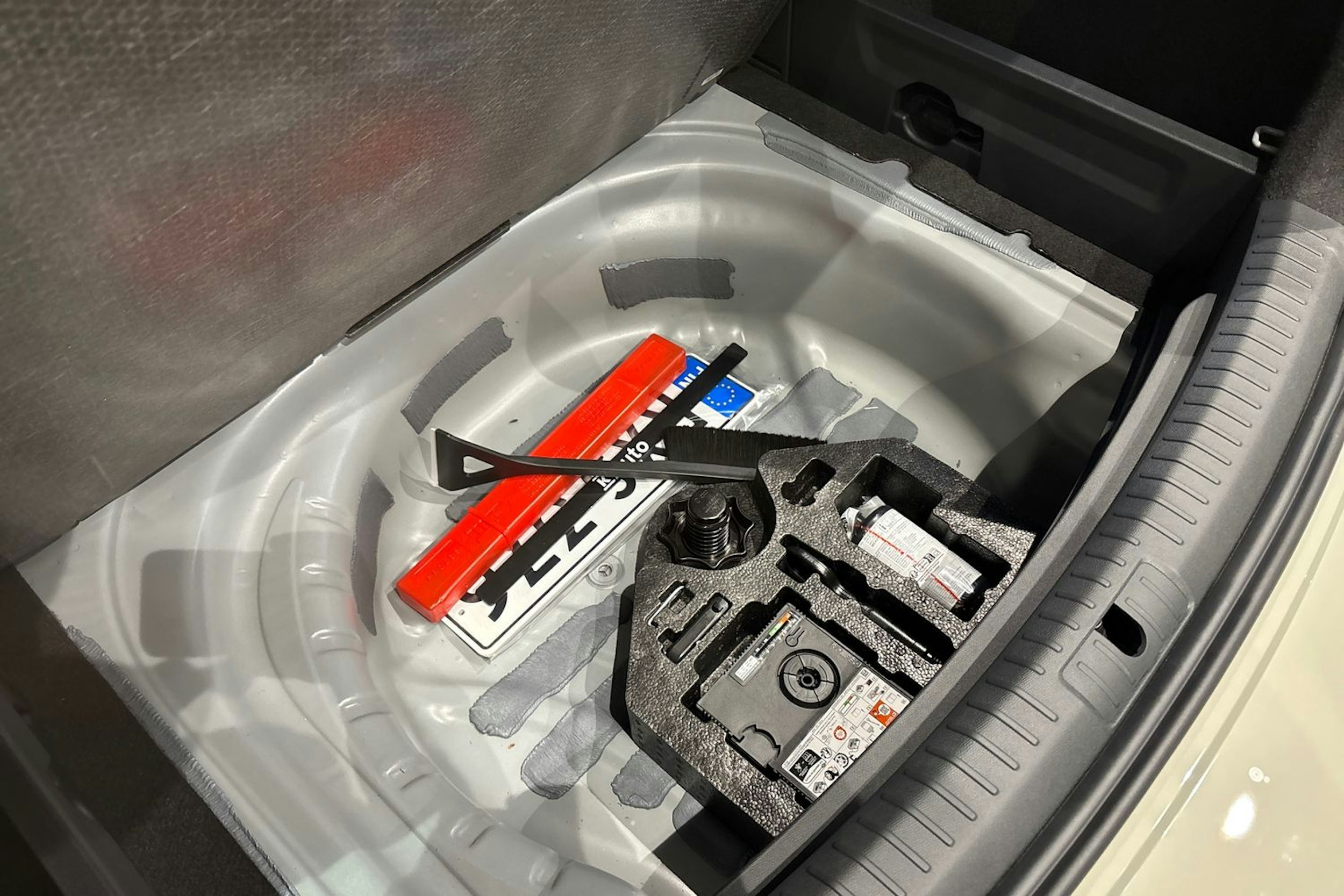 harmaa CUPRA Leon Sportstourer 2026 kuva 12.