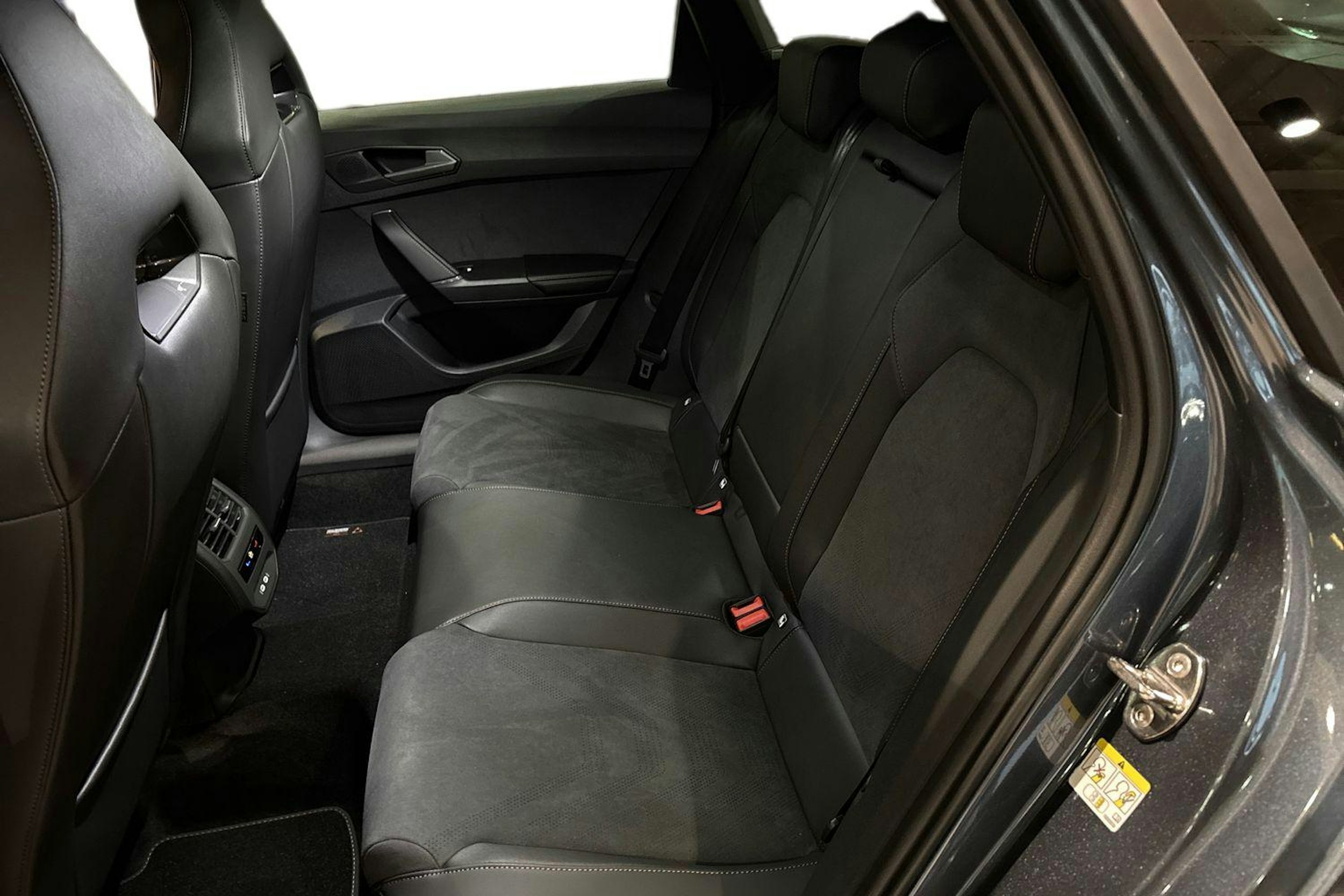 harmaa CUPRA Leon Sportstourer 2026 kuva 8.