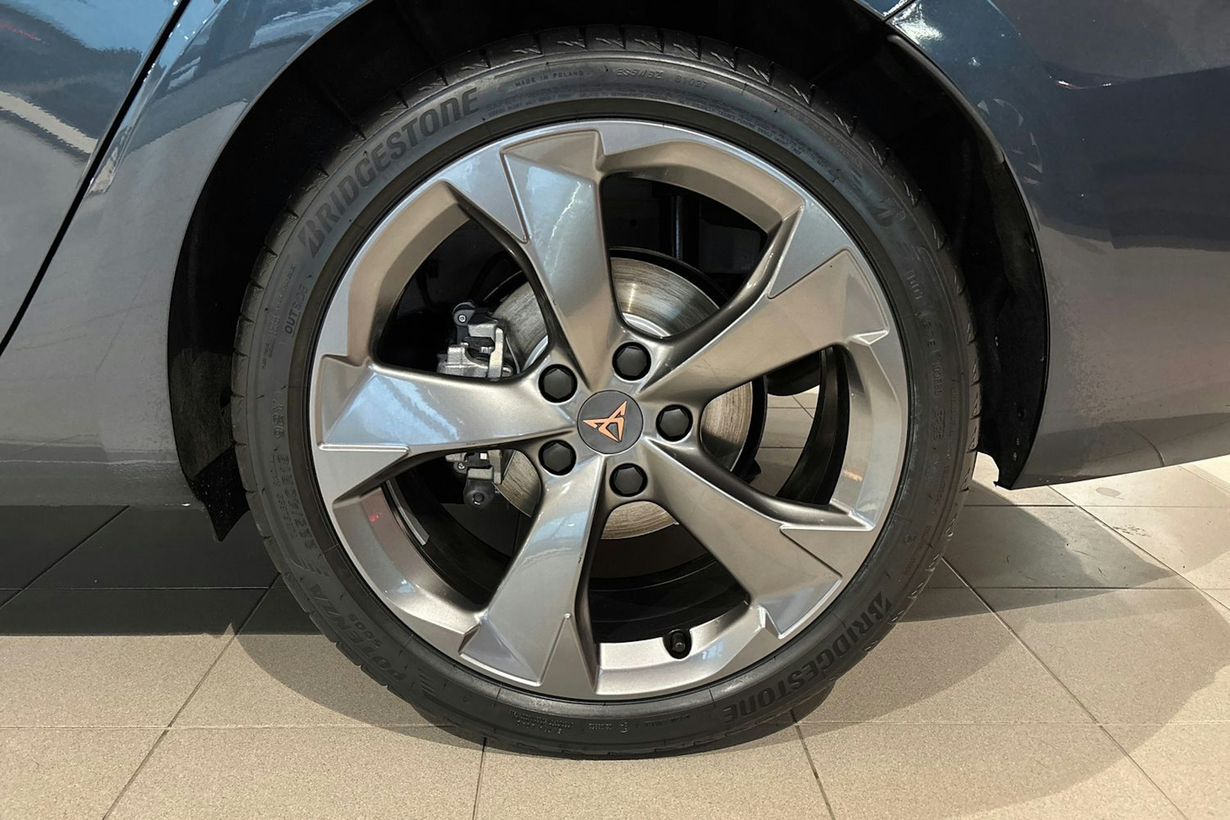 harmaa CUPRA Leon Sportstourer 2026 kuva 10.