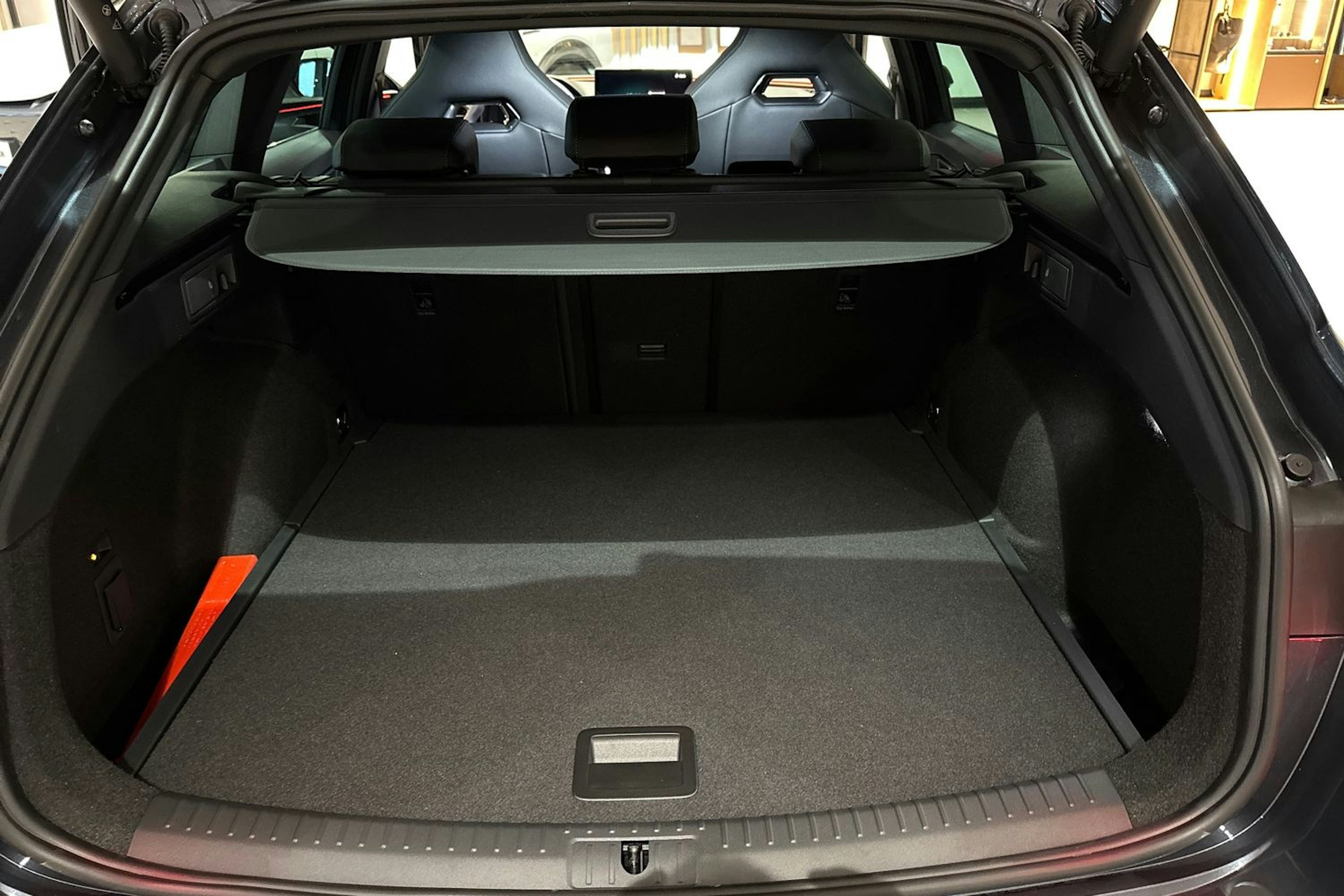 harmaa CUPRA Leon Sportstourer 2026 kuva 11.