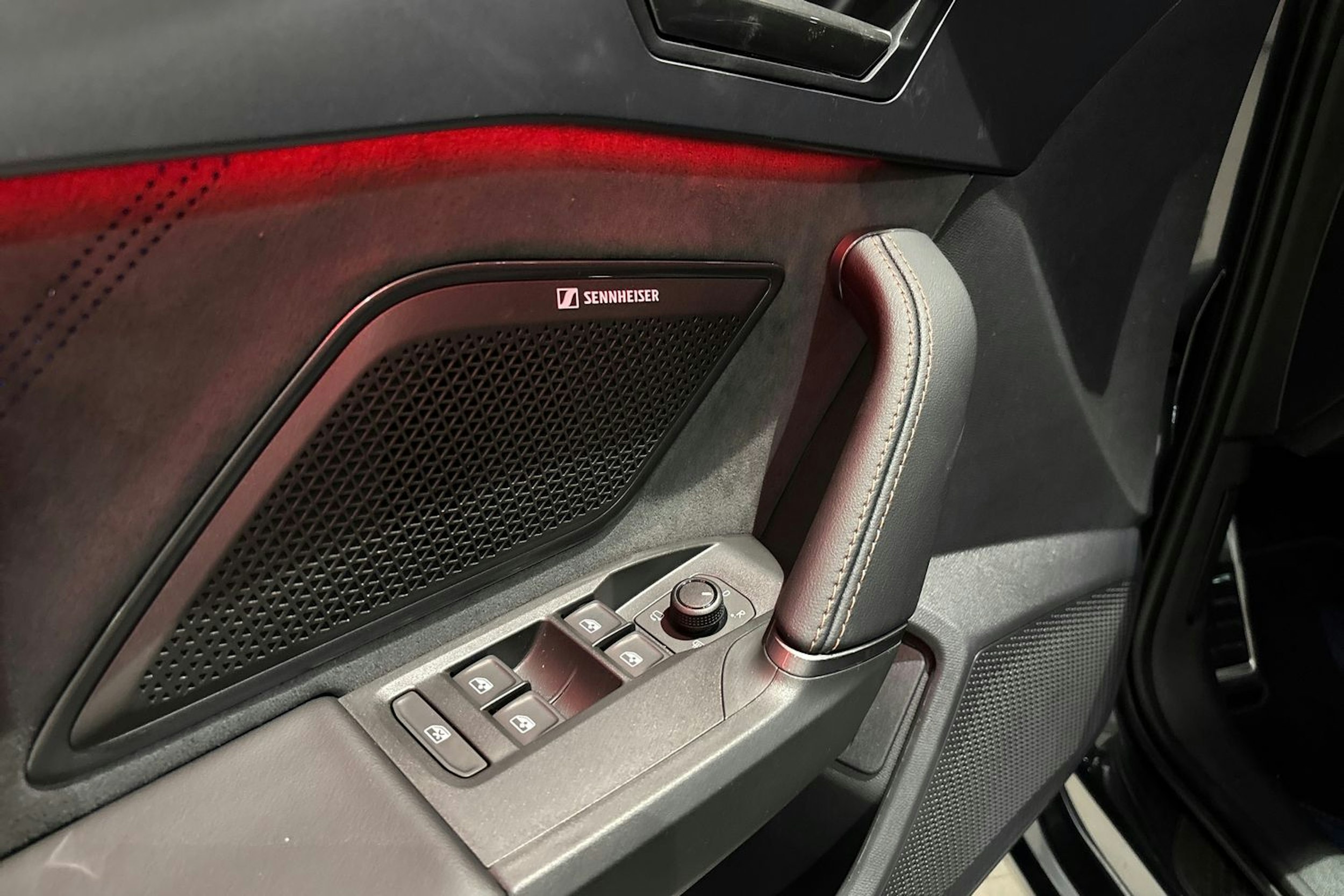 harmaa CUPRA Leon Sportstourer 2026 kuva 14.