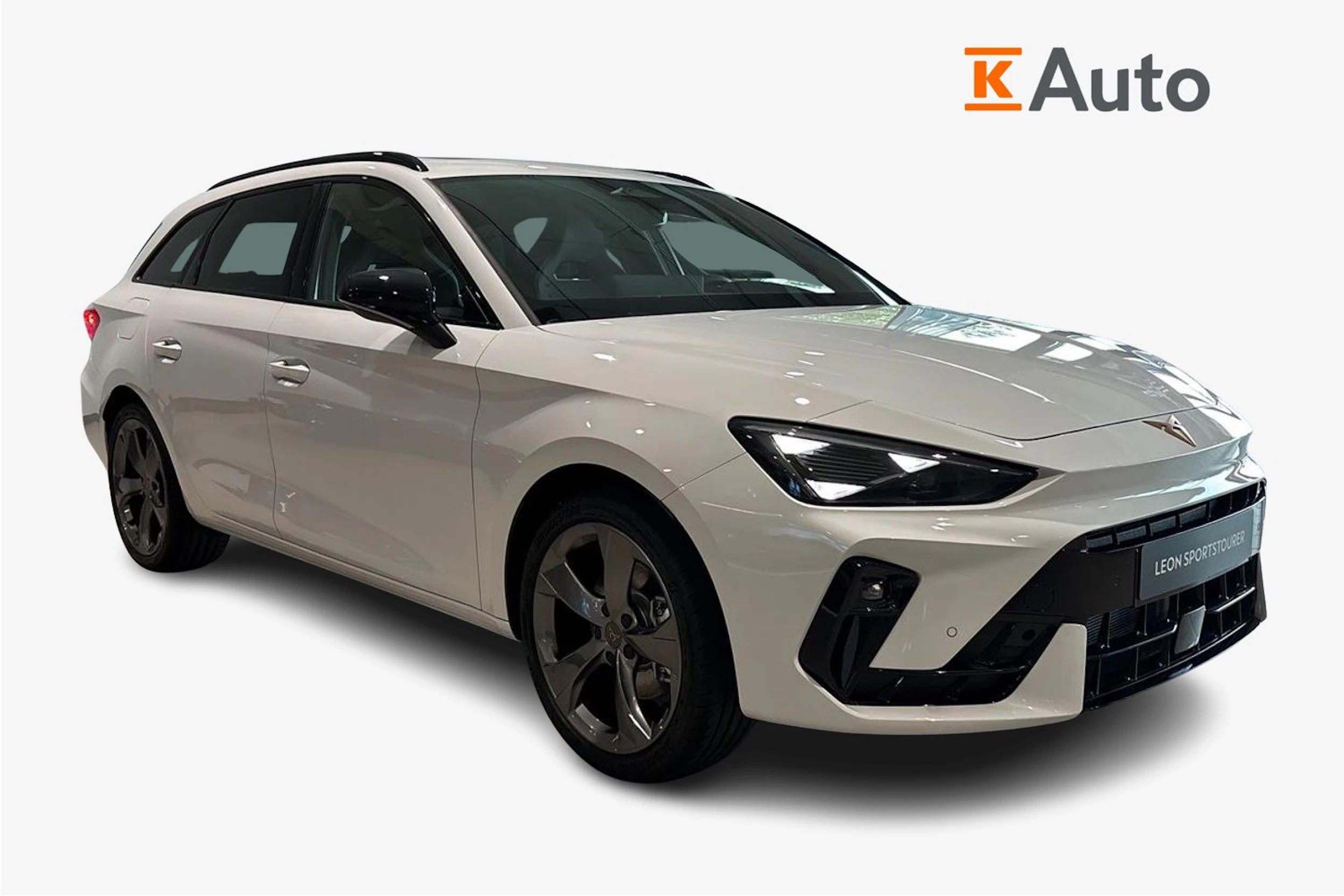 valkoinen CUPRA Leon Sportstourer 2026 kuva 1.