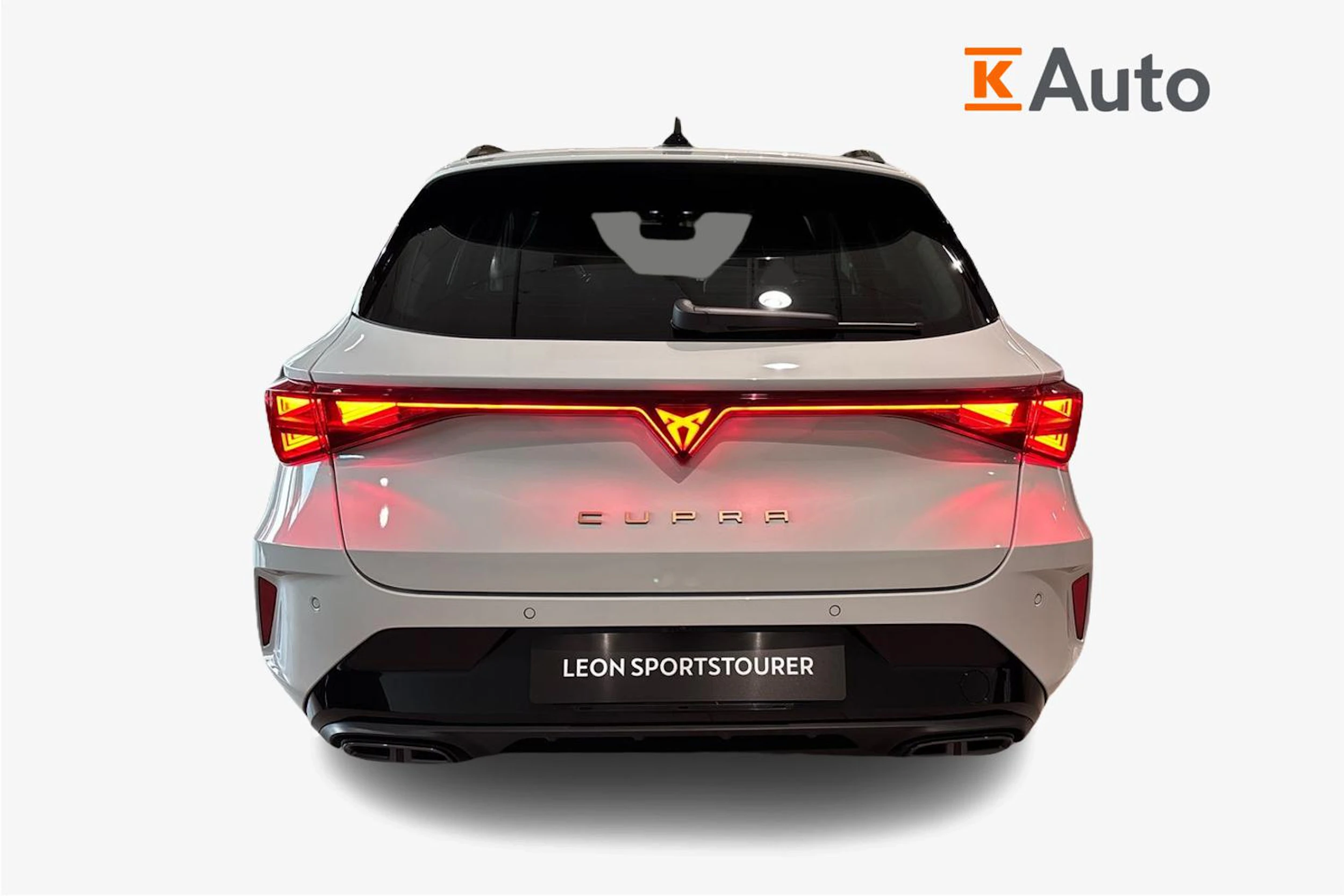 valkoinen CUPRA Leon Sportstourer 2026 kuva 3.