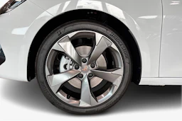 valkoinen CUPRA Leon Sportstourer 2026 kuva 9.