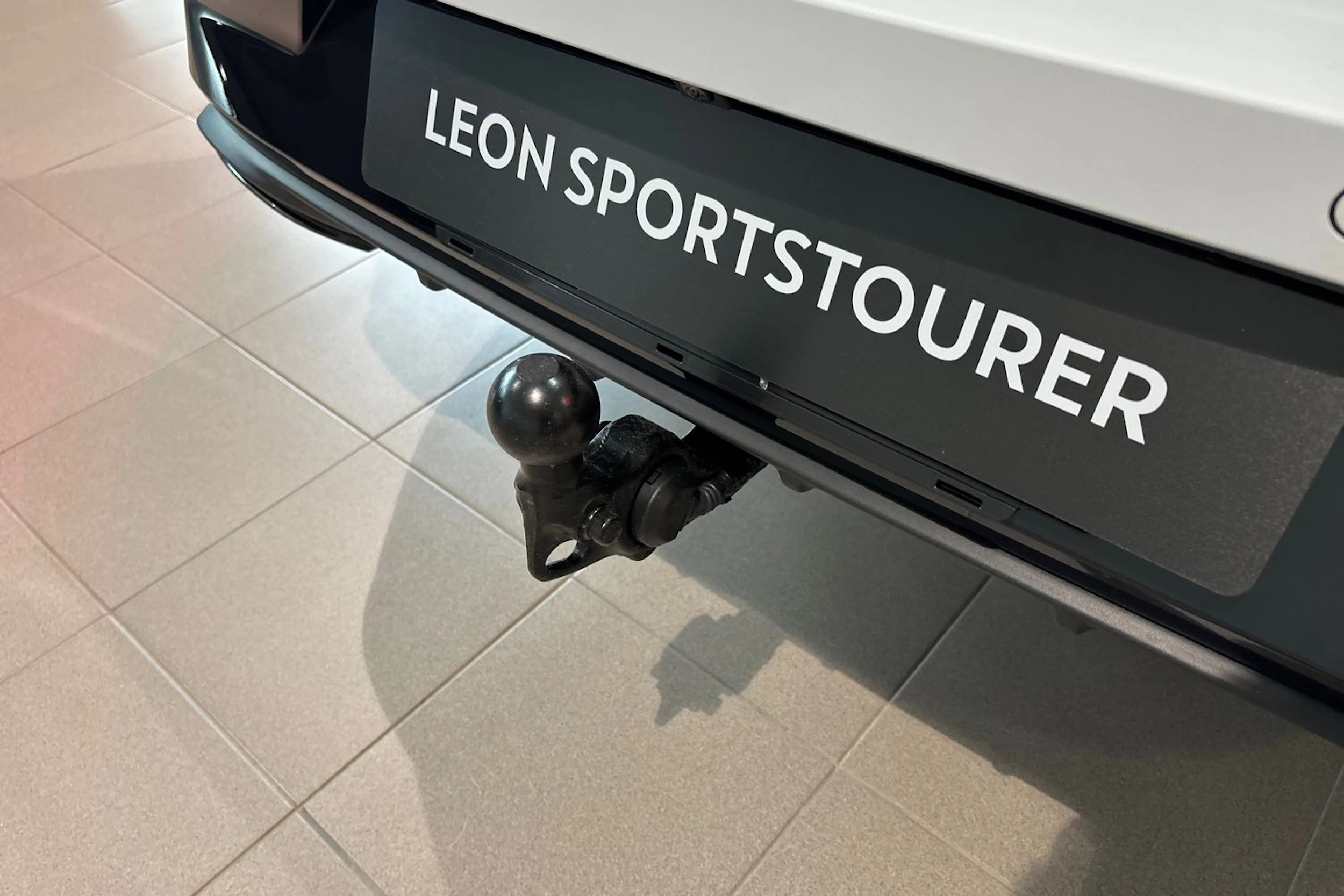 valkoinen CUPRA Leon Sportstourer 2026 kuva 13.