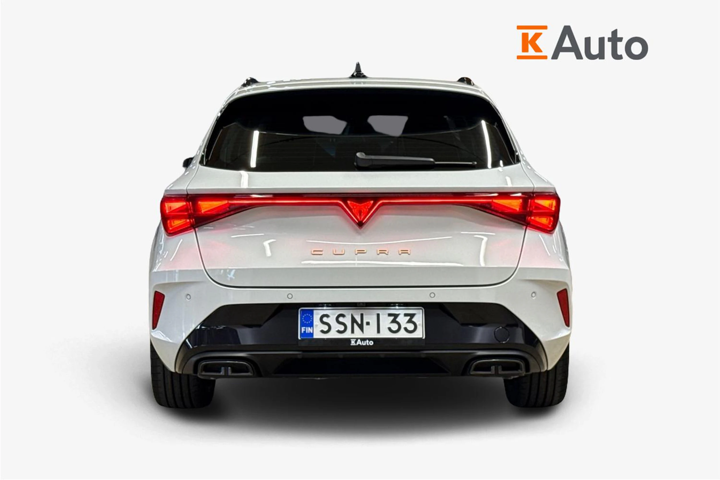 valkoinen CUPRA Leon Sportstourer 2026 kuva 3.