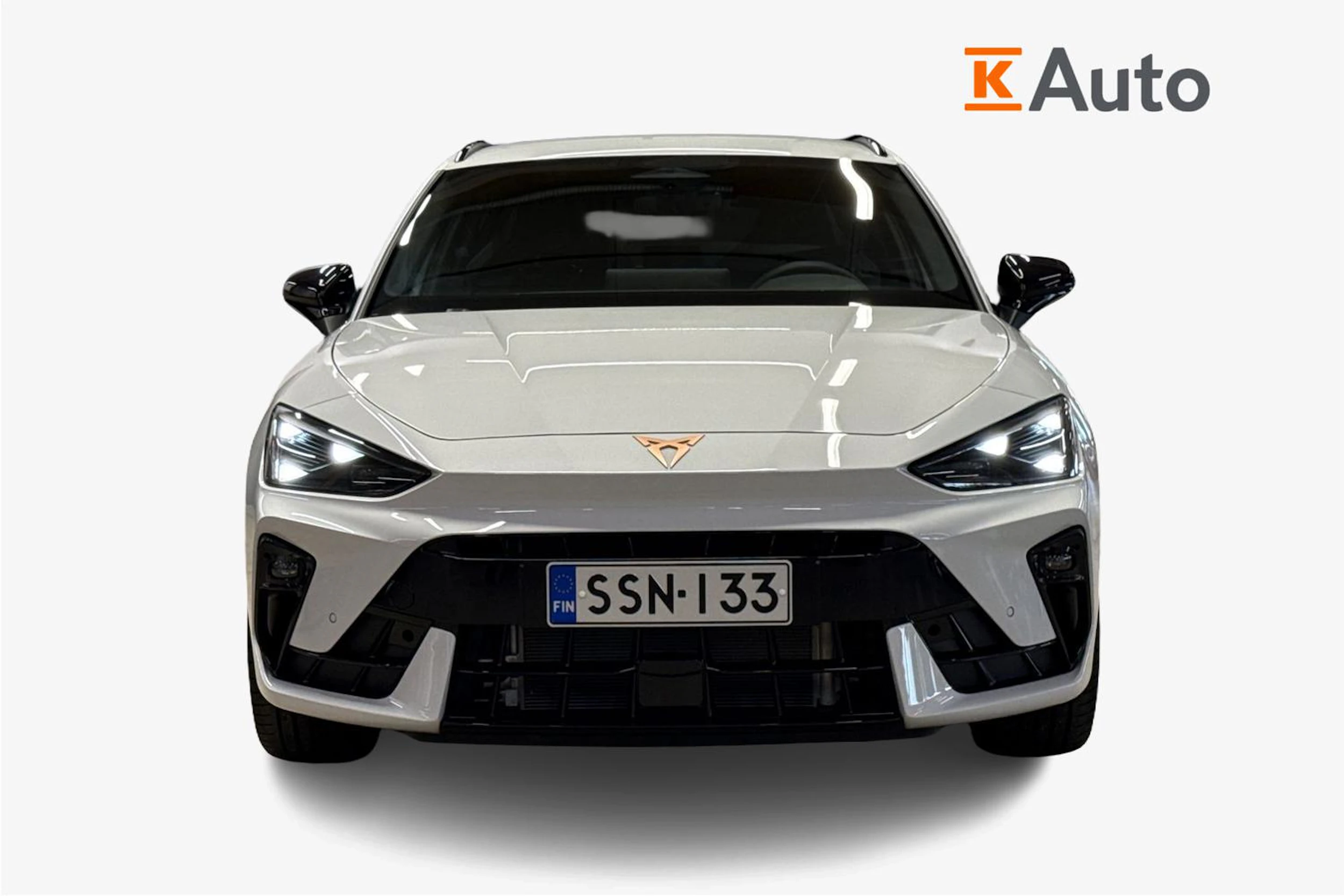 valkoinen CUPRA Leon Sportstourer 2026 kuva 4.