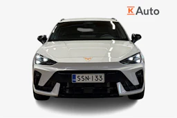 valkoinen CUPRA Leon Sportstourer 2026 kuva 4.