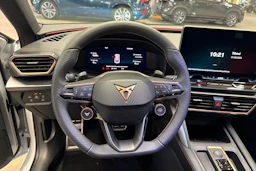 valkoinen CUPRA Leon Sportstourer 2026 kuva 17.