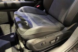 met. musta CUPRA Leon Sportstourer 2026 kuva 11.