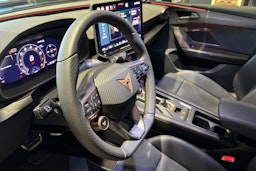 met. musta CUPRA Leon Sportstourer 2026 kuva 14.