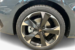 met. sininen CUPRA Leon Sportstourer 2026 kuva 9.