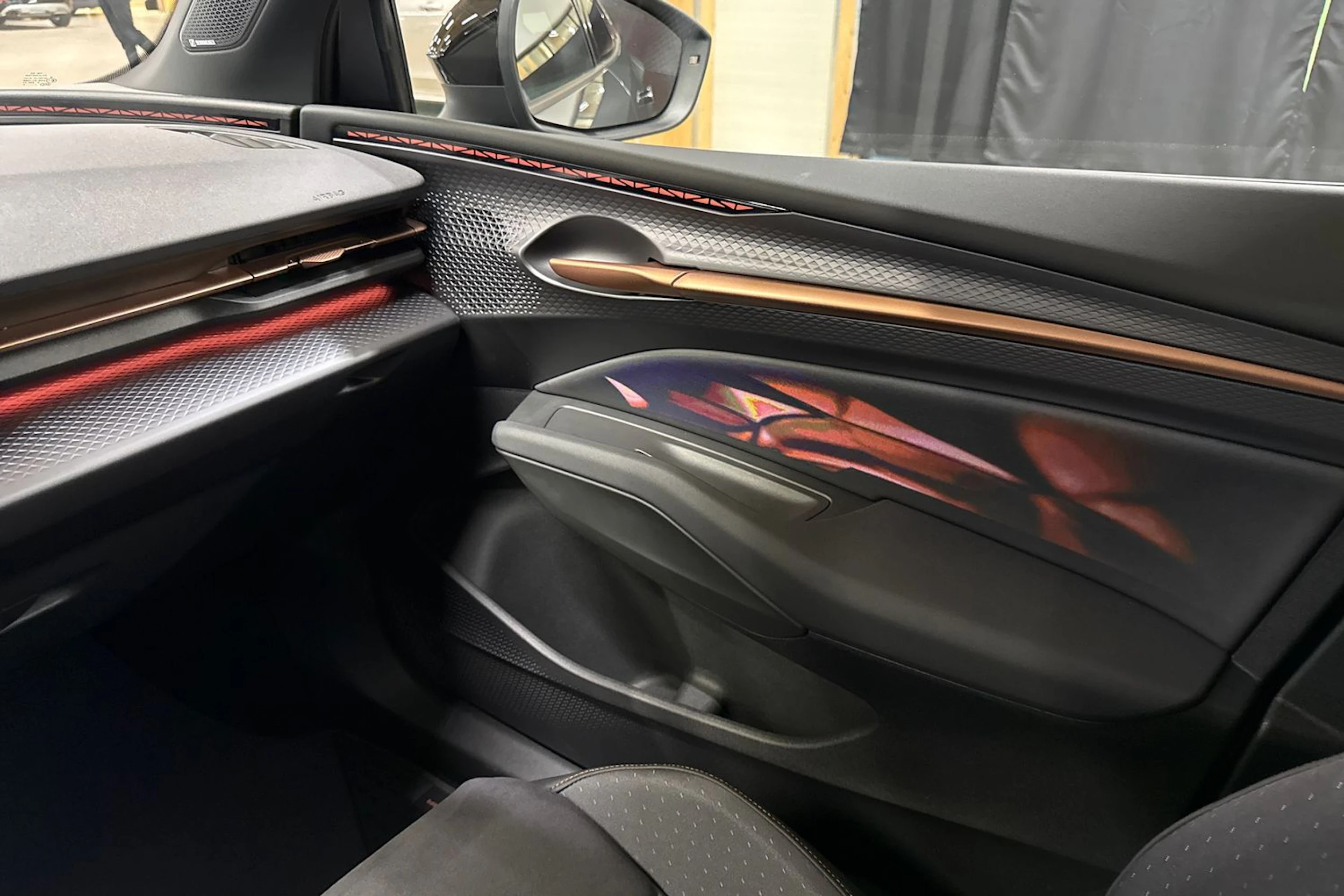 violetti CUPRA Raval 2026 kuva 14.