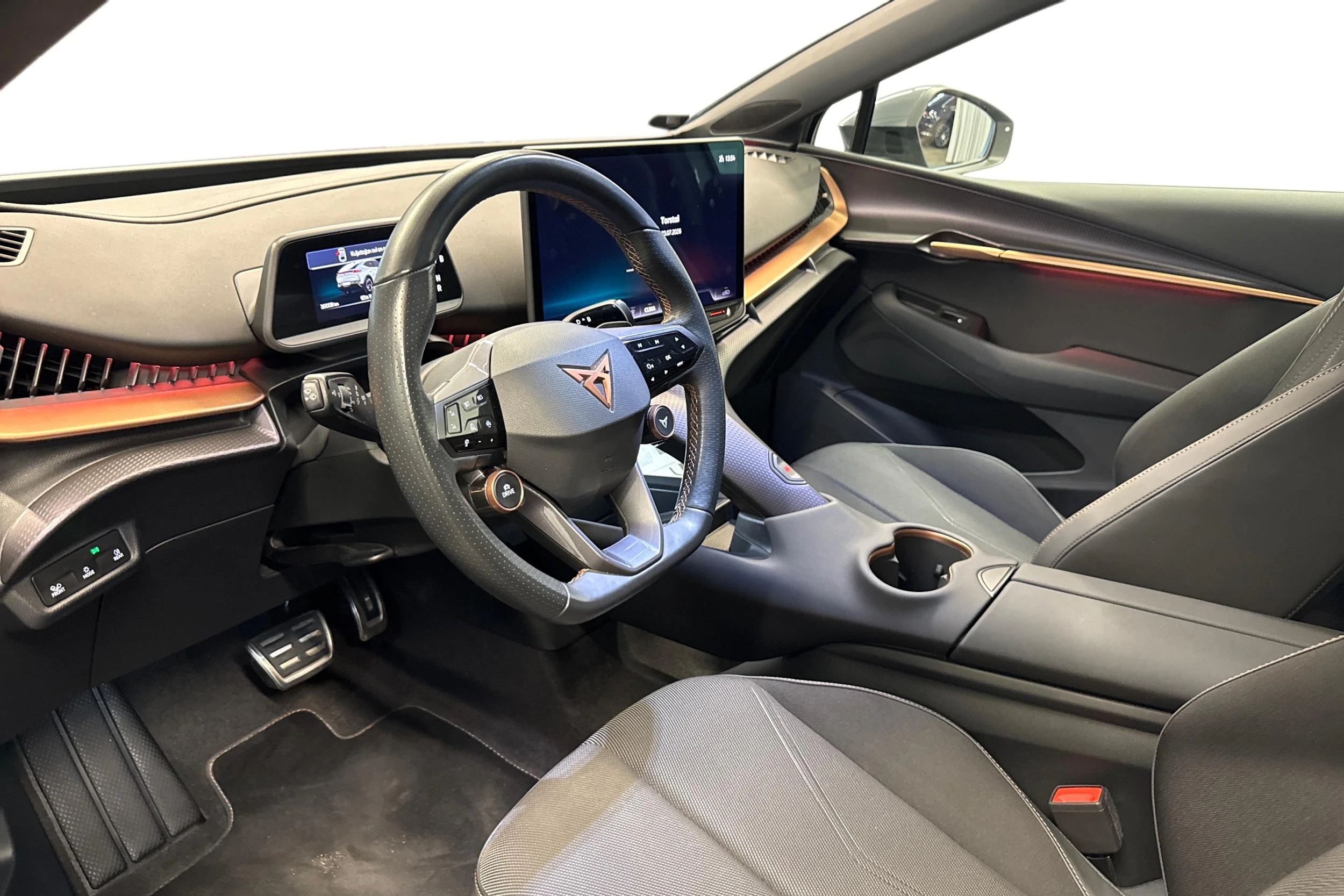 ruskea (beige) CUPRA Tavascan 2024 kuva 3.