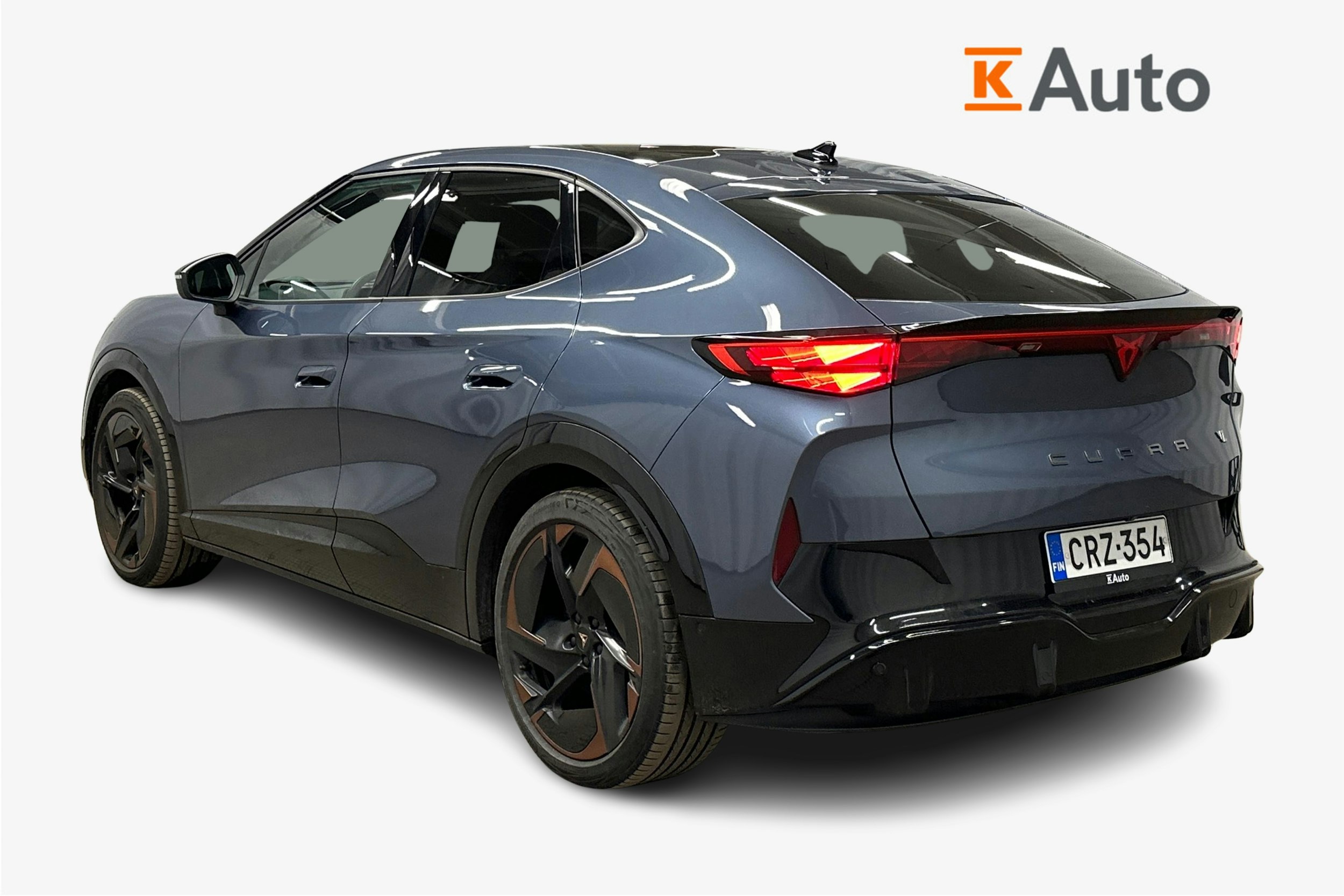 sininen CUPRA Tavascan 2024 kuva 2.