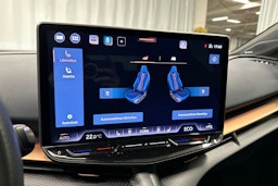 sininen CUPRA Tavascan 2024 kuva 27.