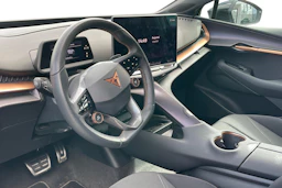 sininen CUPRA Tavascan 2024 kuva 3.