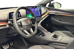 sininen CUPRA Tavascan 2024 kuva 6.