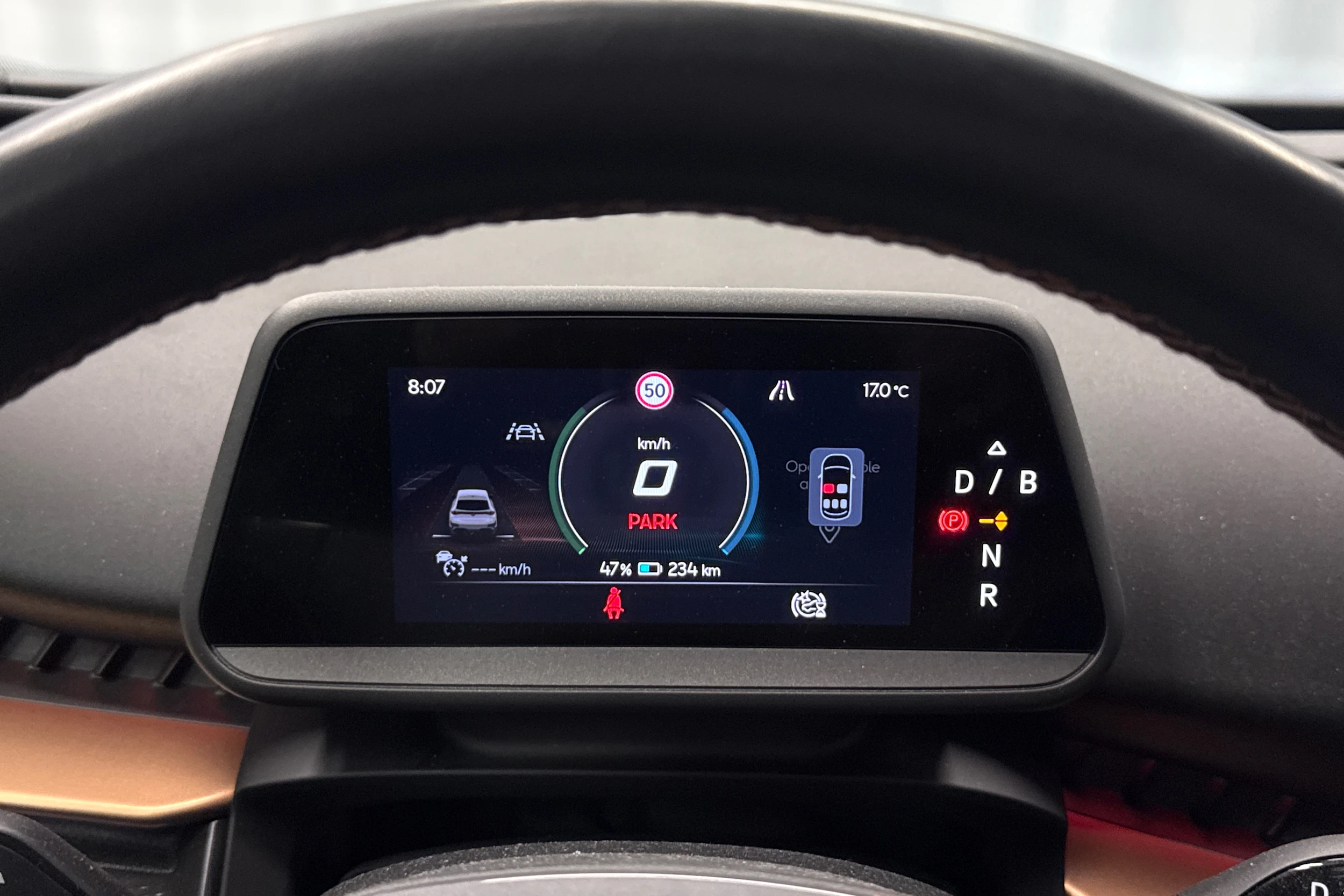sininen CUPRA Tavascan 2024 kuva 13.