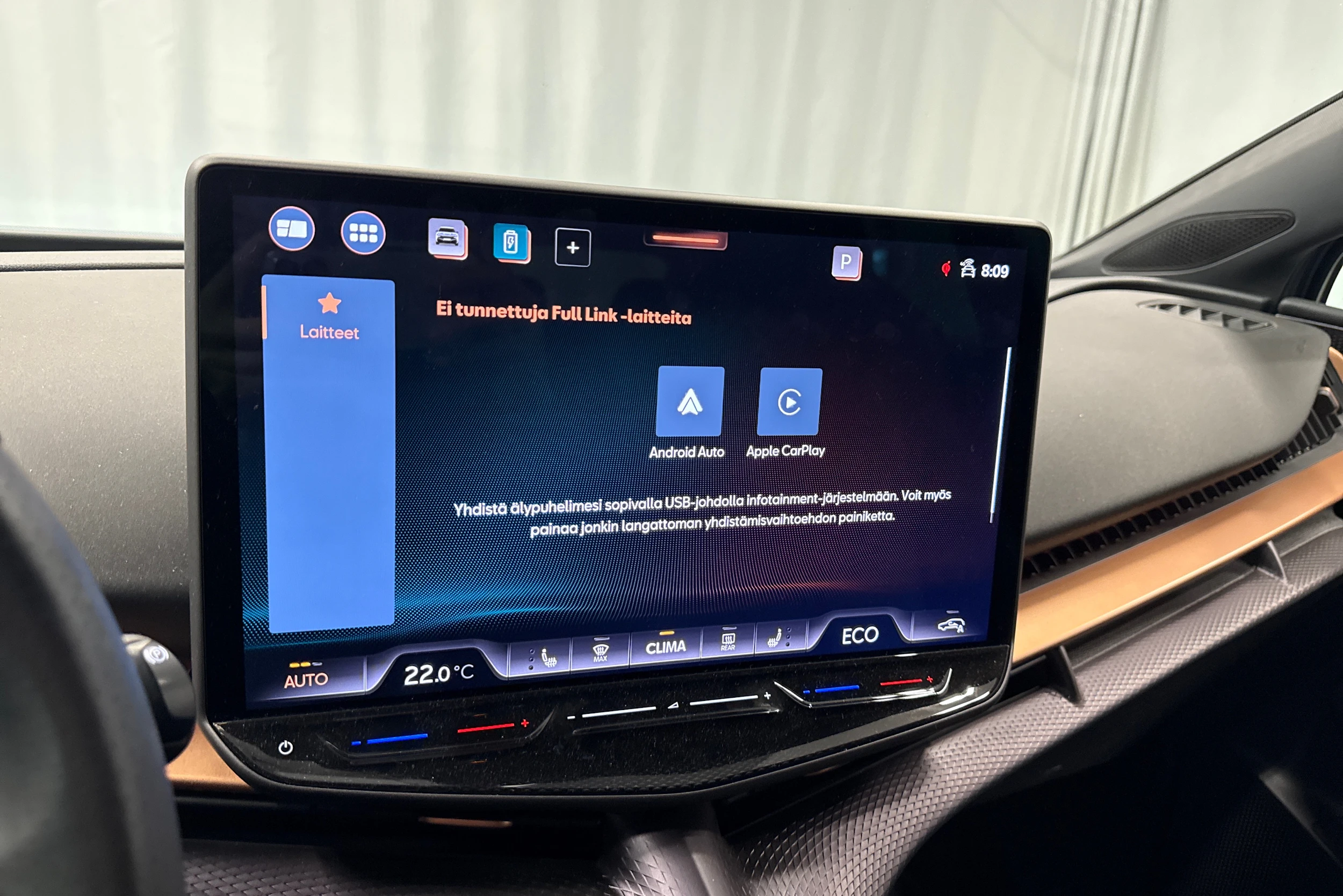 sininen CUPRA Tavascan 2024 kuva 15.