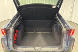 sininen CUPRA Tavascan 2024 kuva 24.