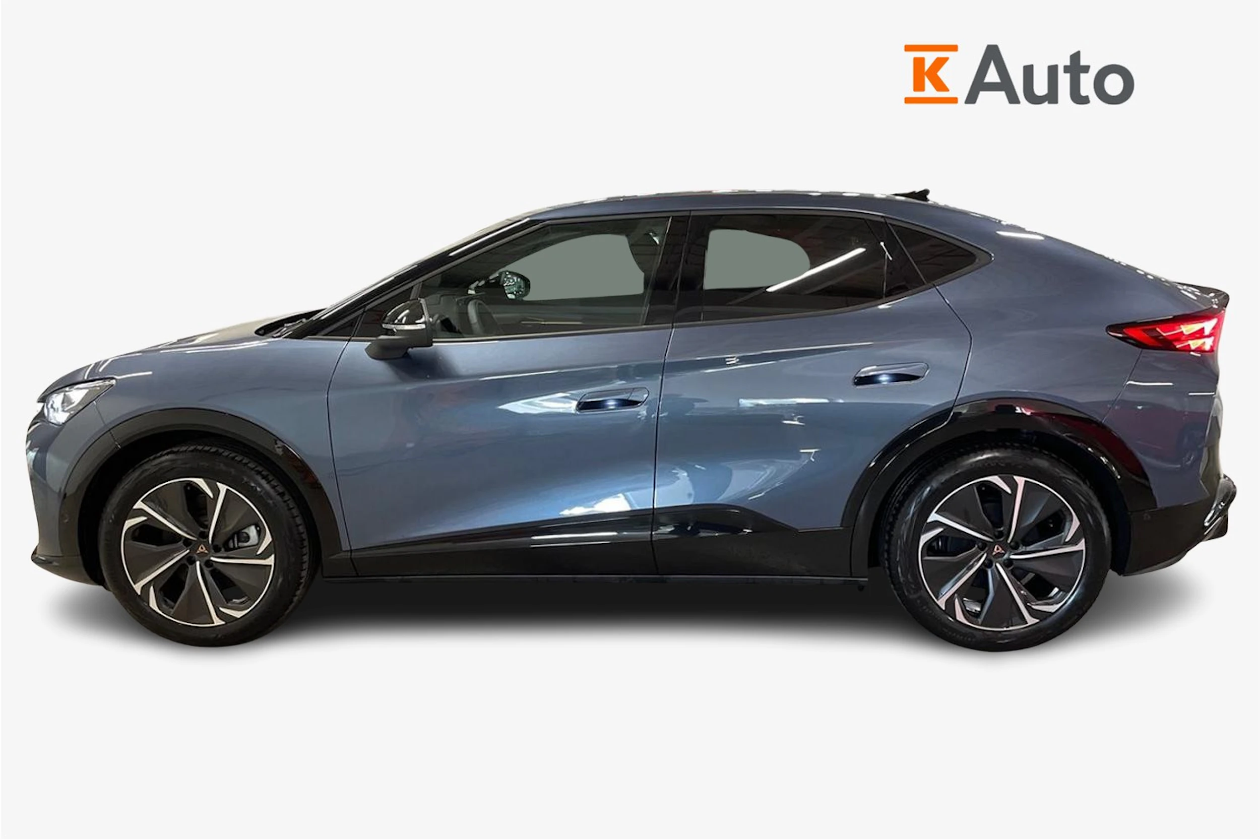 met. sininen CUPRA Tavascan 2024 kuva 5.