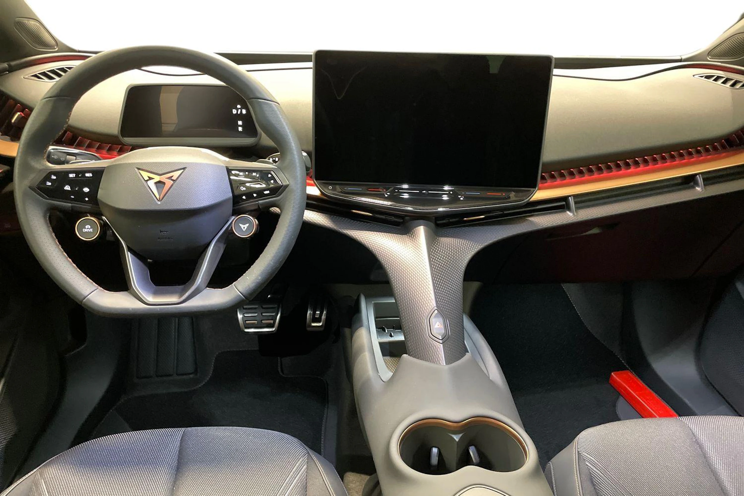 met. sininen CUPRA Tavascan 2024 kuva 7.