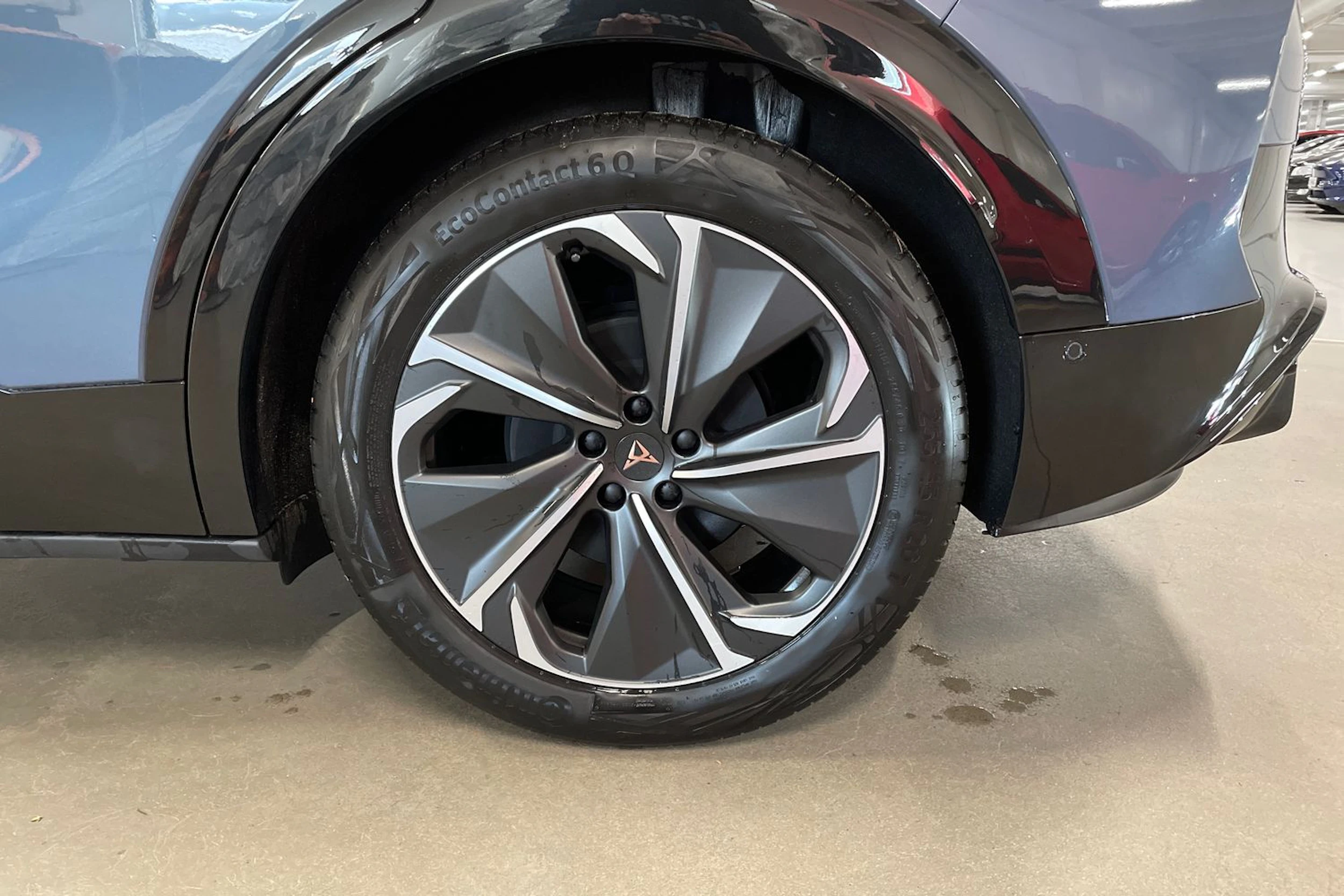 met. sininen CUPRA Tavascan 2024 kuva 10.